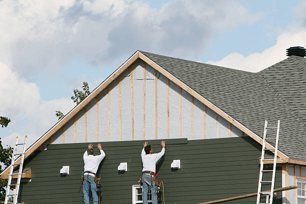 Professional Fiber Cement Siding technician working in Chincoteague Island, VA